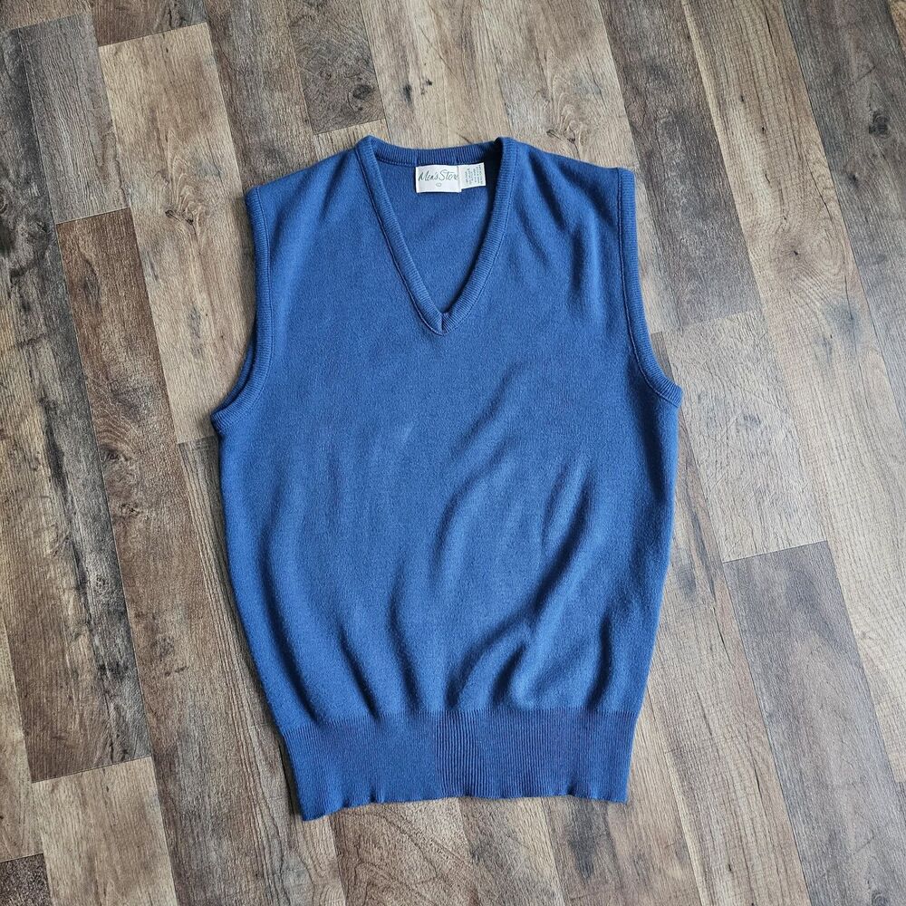 Vintage Men's Store size Large Men’s Navy Blue V-neck Sweater Vest